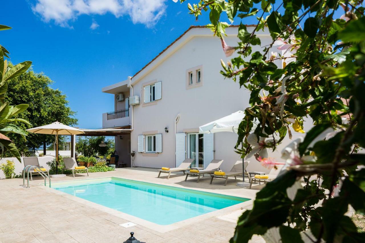 Carpe Diem-Luxury Villa With Private Pool Agia Paraskevi  ภายนอก รูปภาพ
